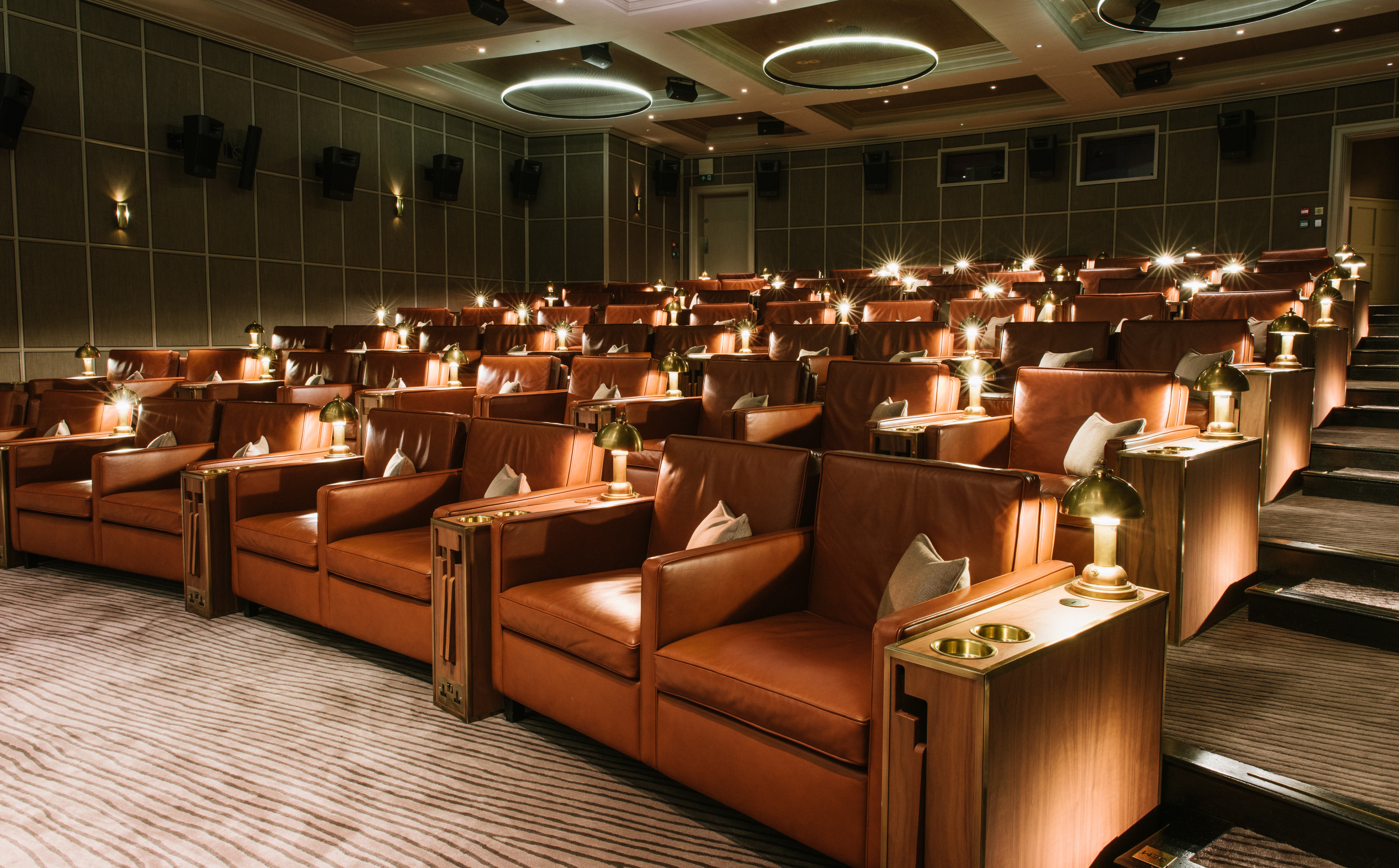 SCREENING ROOM 06